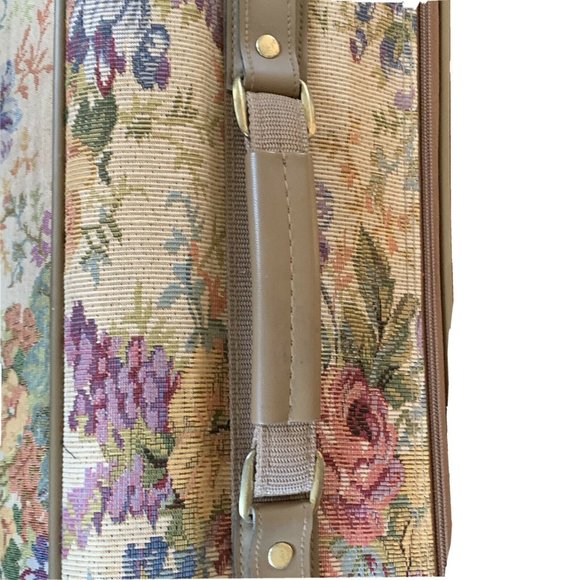 Vintage Galleria Travel Luggage | Lock & Key | Floral & Tan Rolling Suitcase - Picture 10 of 11
